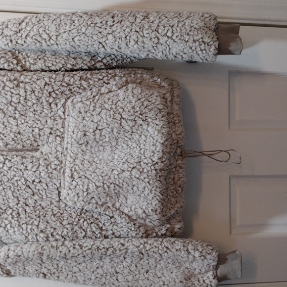 Love Tree Sherpa jacket. - Picture 4 of 10